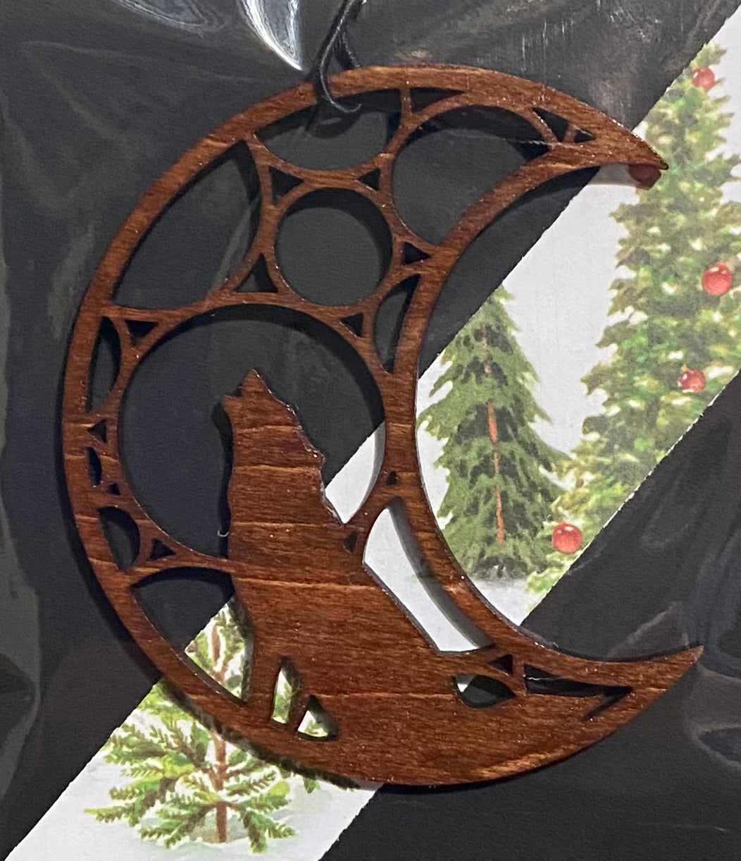 Dangler: Large Moon with Wolf